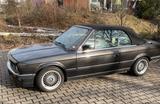 BMW E30 Cabrio 325i Baujahr 1986 Oldtimer - BMW 325 in Freiburg