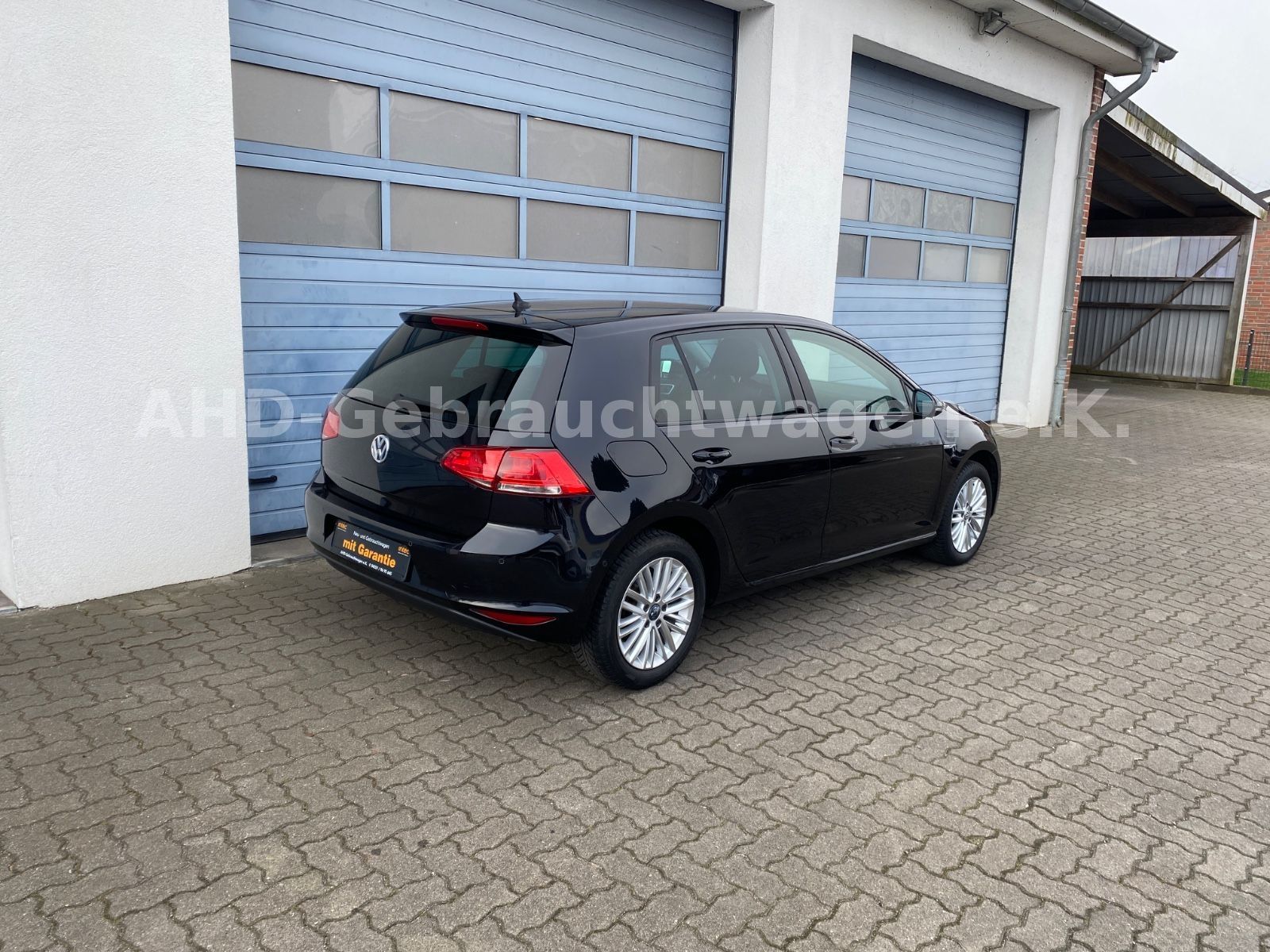 Fahrzeugabbildung Volkswagen Golf VII 1.2 TSI Limousine " Sondermodell Cup "