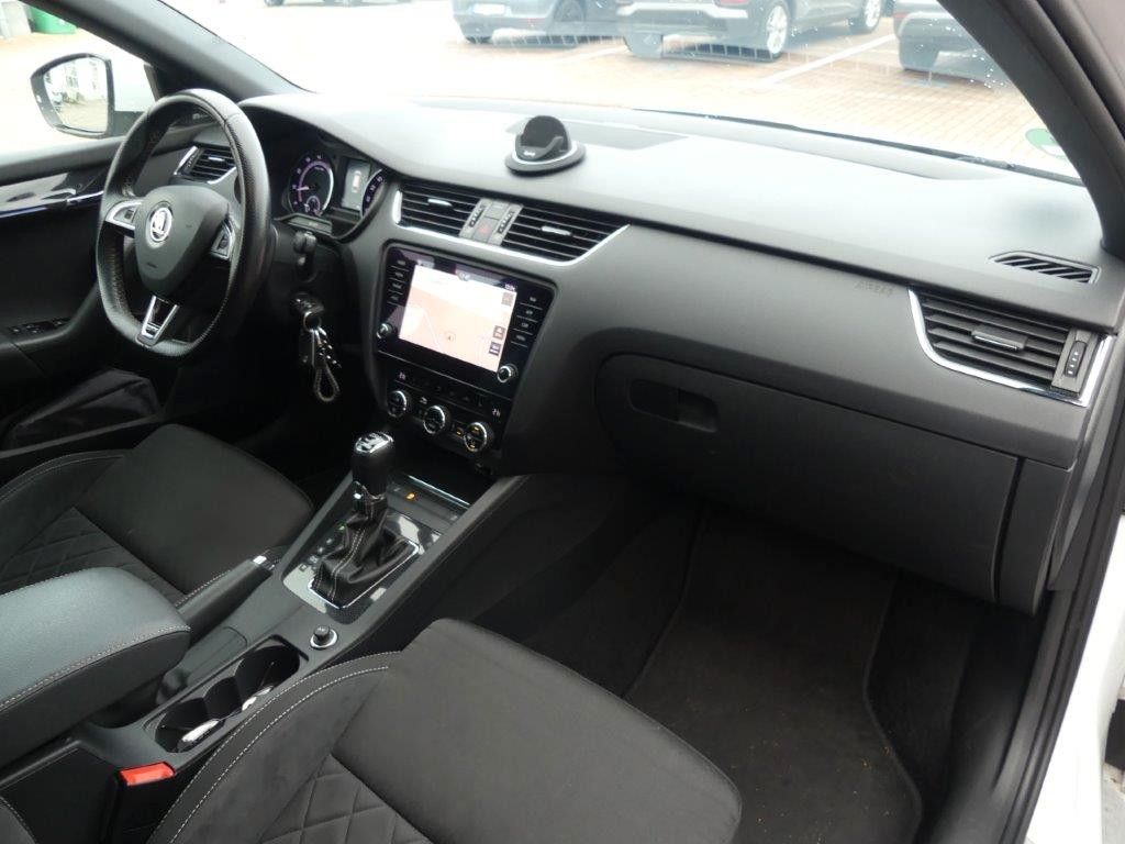 Fahrzeugabbildung SKODA Octavia Combi 2.0 TSI DSG RS *STANDHZG*KAMERA*
