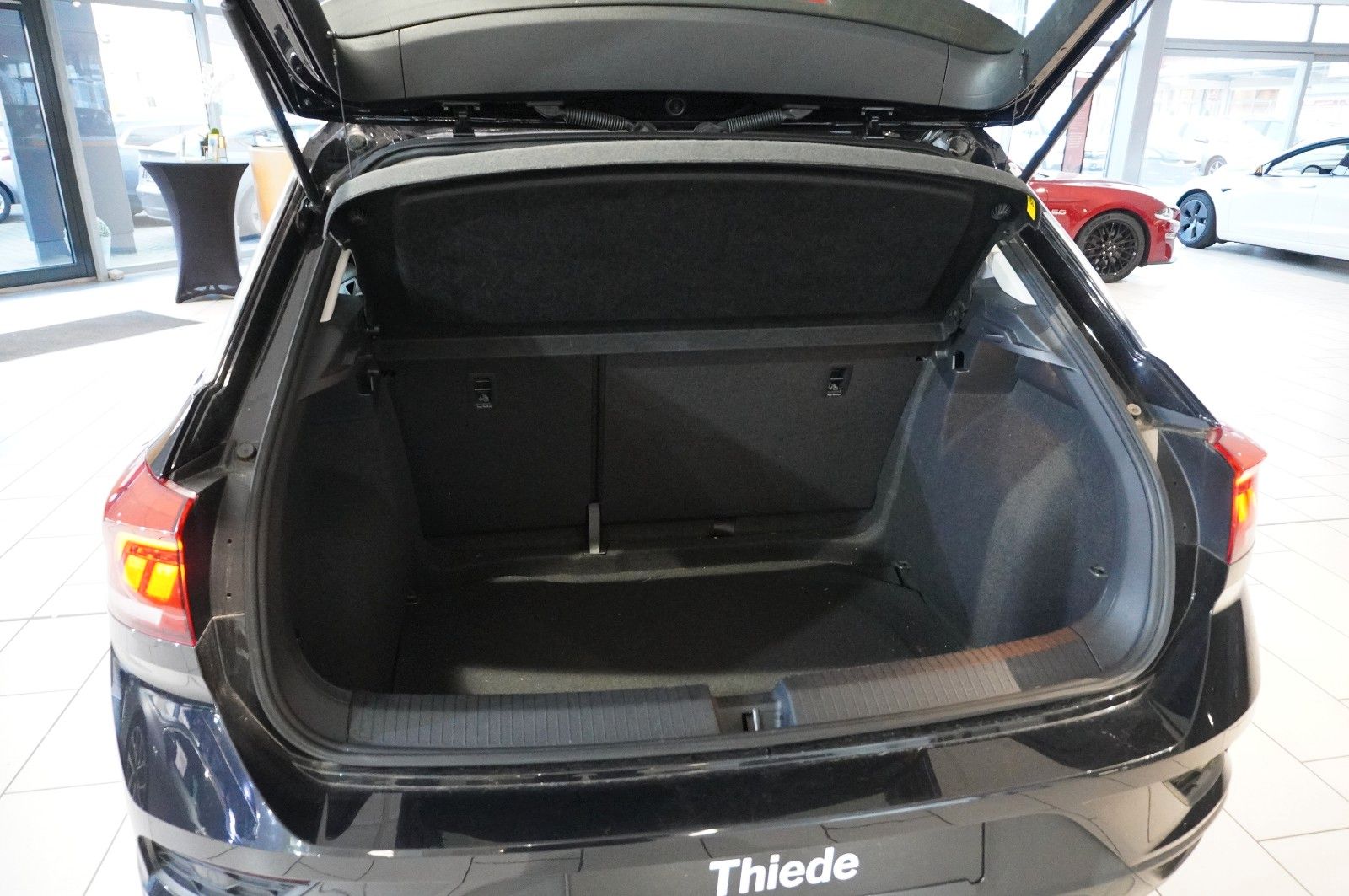 Fahrzeugabbildung Volkswagen T-Roc 1.0 TSI NAVI/LED/SHZ/PDC/NEBEL/KLIMA/DAB+