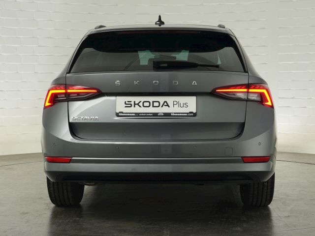 Octavia COMBI TOUR TDI DSG+AHK+LED+NAVI+STANDHEI