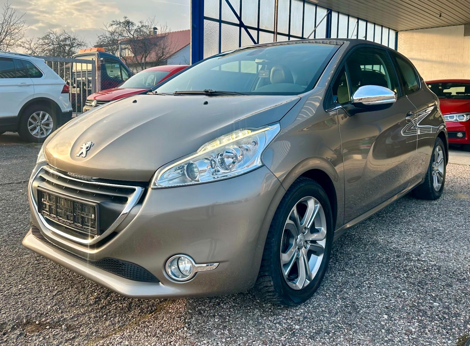 Peugeot 208 Allure / LED / AUTOMATIK / PDC