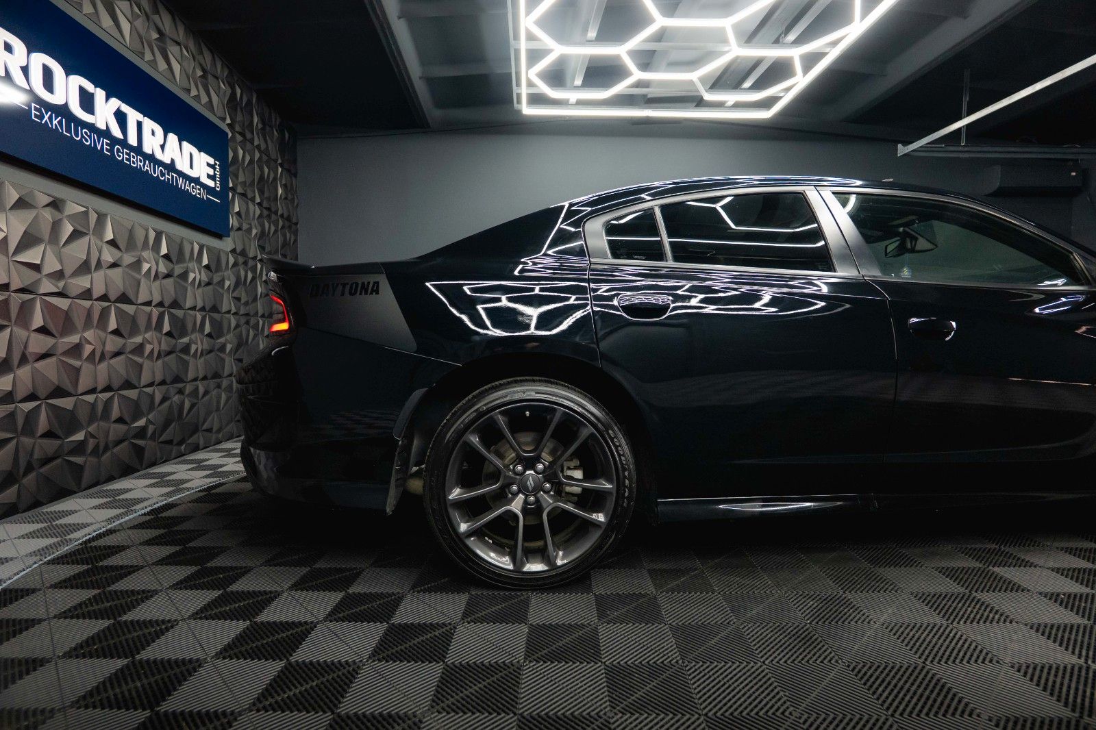 Fahrzeugabbildung Dodge Charger 5.7 V8 HEMI R/T DAYTONA Performance