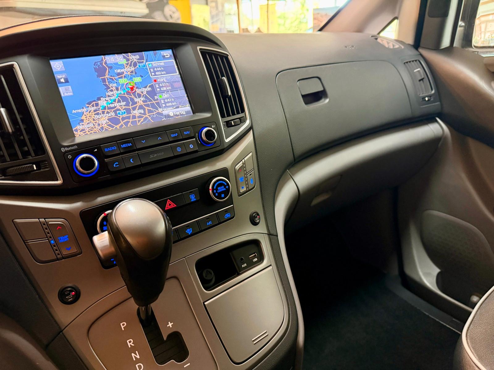 Hyundai H-1 8-Sitz.Travel Family+Leder*AHZV*Allwetter