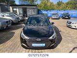 Hyundai i20 1.2  YES! Plus/Navi/Alu/Kamera/PDC - Hyundai i20: Schwarz