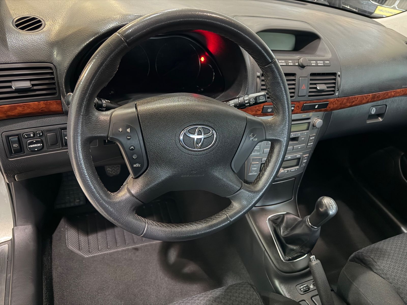 Fahrzeugabbildung Toyota Avensis 1.8 Executive Liftback