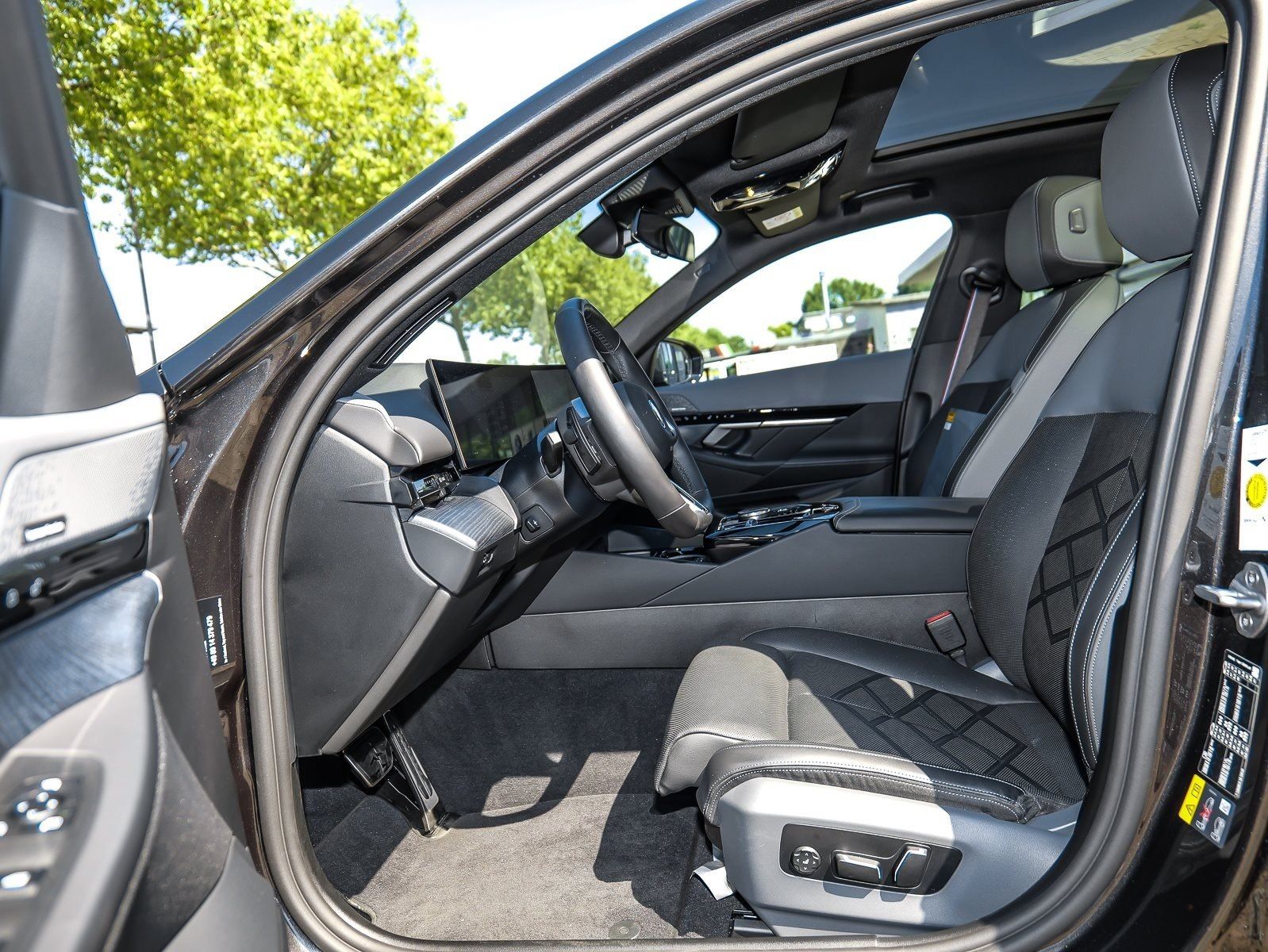 BMW 530e M Sport Pro AHK Pano H K DA prof. Pa foto 5