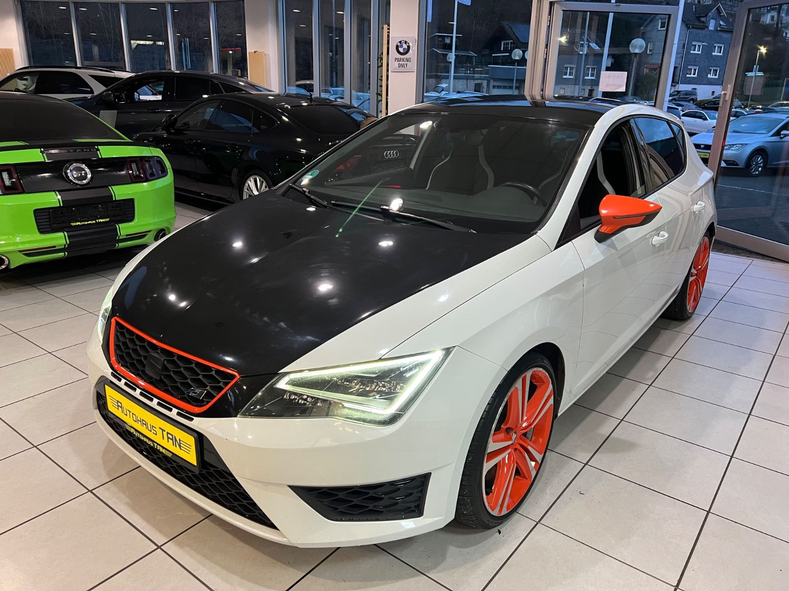 Fahrzeugabbildung SEAT Leon Cupra 290 DSG *ORANGE LINE * SCHALENSITZE *