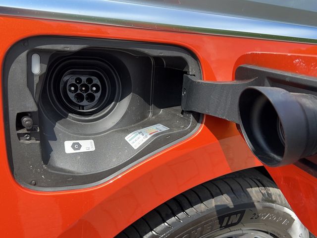 T7 Multivan Life "Energetic" 1,4 l eHybrid