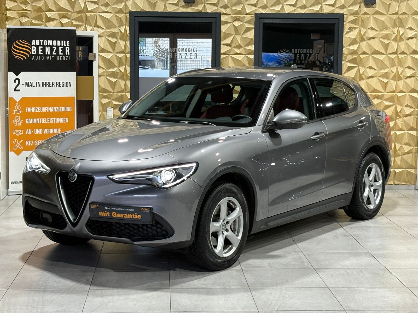 Fahrzeugabbildung Alfa Romeo Stelvio Super Q4/BI-XENON/PDC/AUTOMATIK/SPURHALT