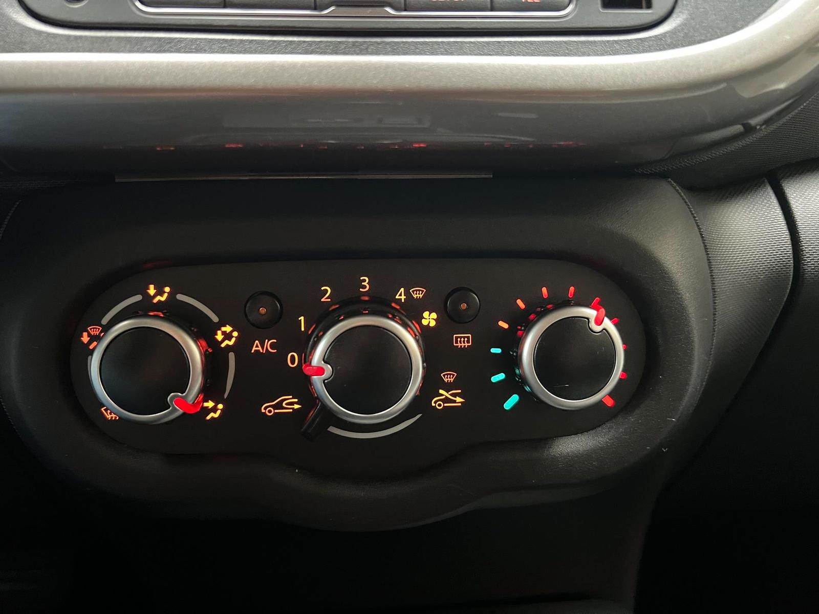 Renault Twingo AUTOMATIK|ALLWETTER|SCHECKHEFT|PARKSENSOR