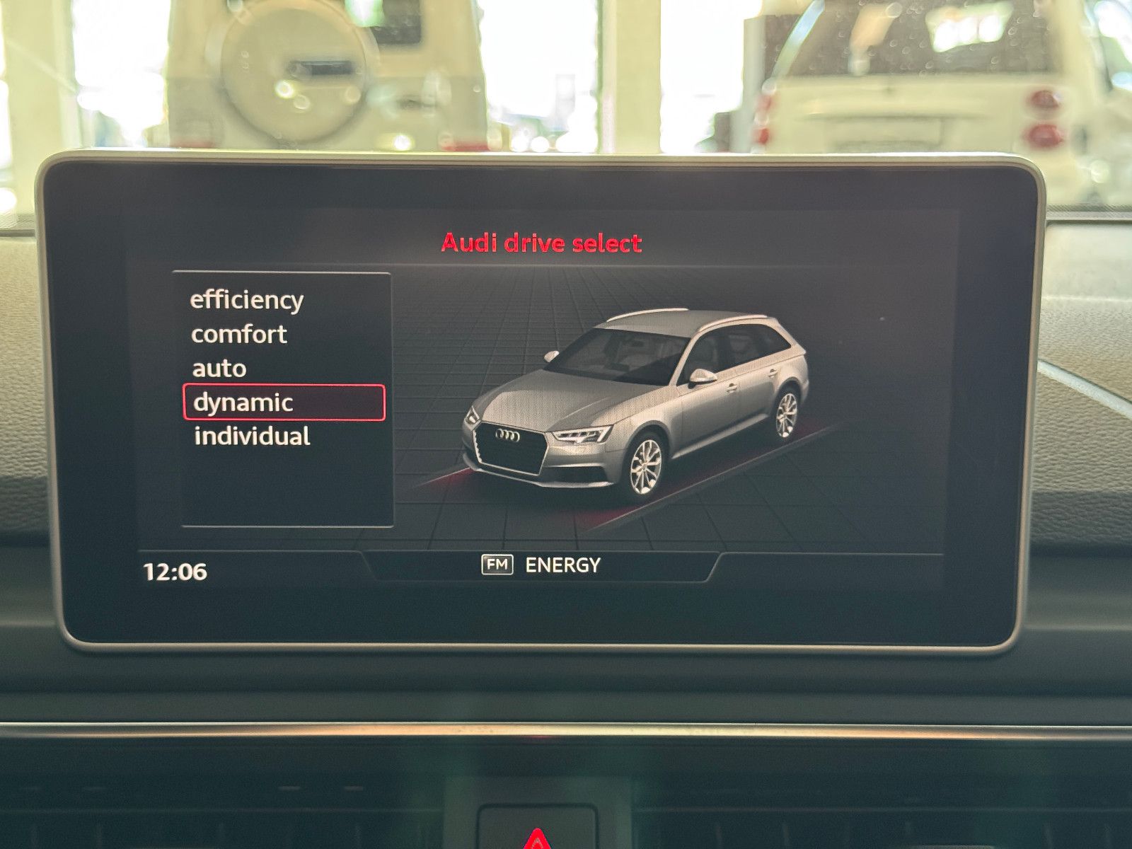 Fahrzeugabbildung Audi A4 2.0 TFSI S-TRONIC 3X-SLINE VIRTUAL LED VOLL