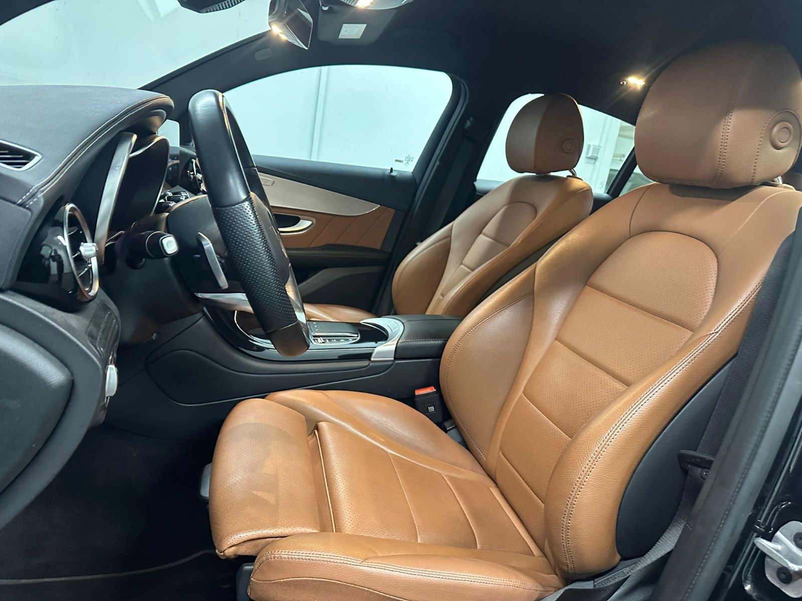 Fahrzeugabbildung Mercedes-Benz GLC 220 d 4MATIC Coupé *AMG-LINE*DISTRO*KAMERA*