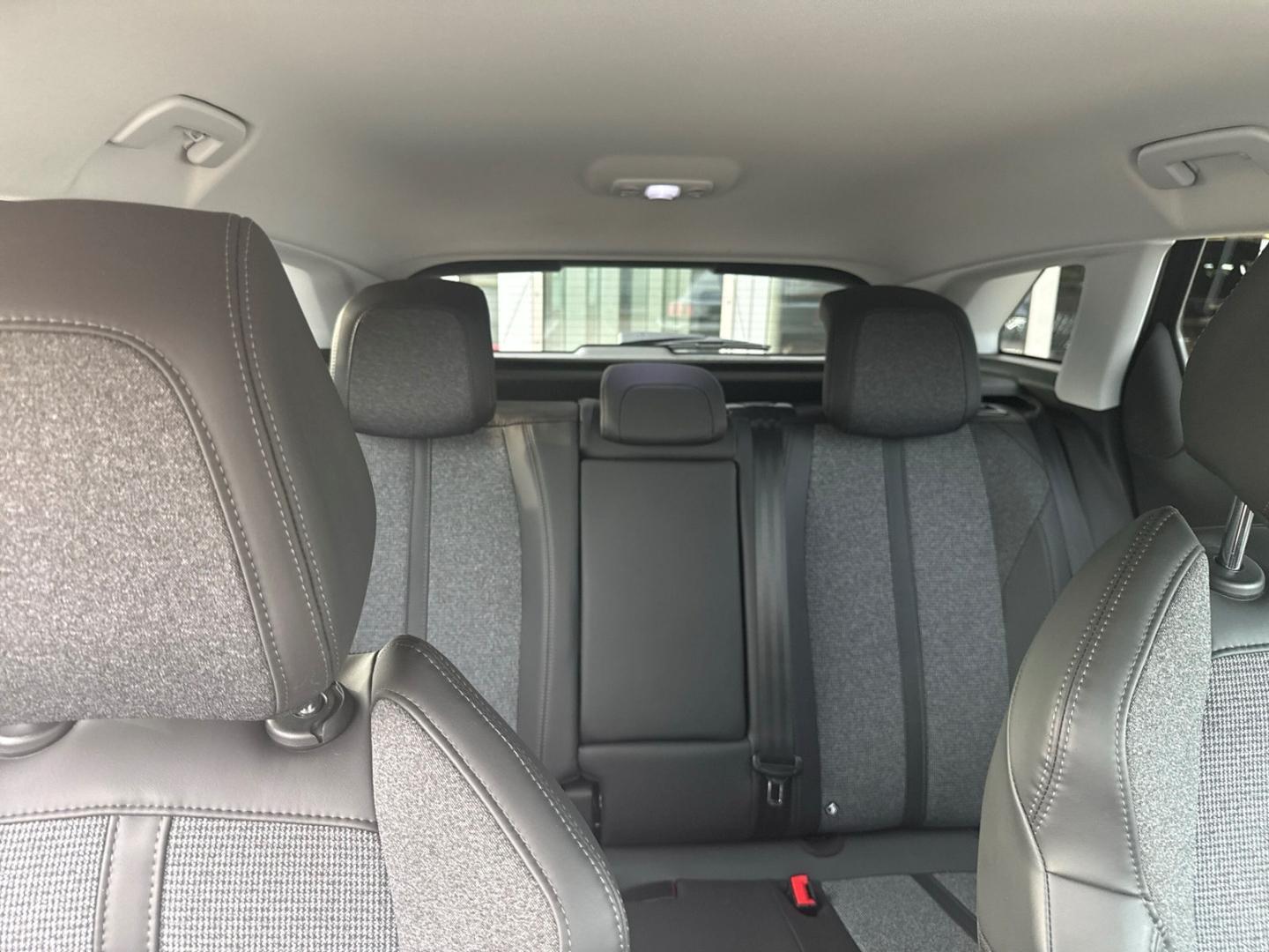Peugeot 3008 Allure AHK-abnehmbar Navi Allwetter (neu)36