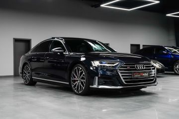 Audi S8 - 1