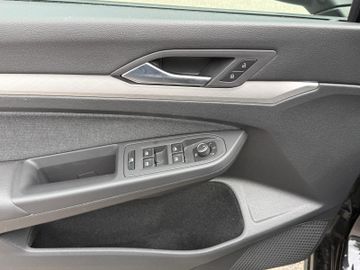 Volkswagen Golf - 11