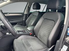 VW Passat Variant 2.0 TDI Elegance 4M Nav Ahk Assis VW Passat Variant 2.0 TDI Elegance 4M Nav Ahk Assis