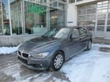 BMW 320i xDrive AUTOMATIK*XENON*SITZHEIZUNG*PDC*ALU - BMW 320: Si
