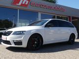 Skoda Octavia Combi RS Navi*Xenon*1. Hand*ab 199€ - Skoda Octavia mit Diesel-Antrieb