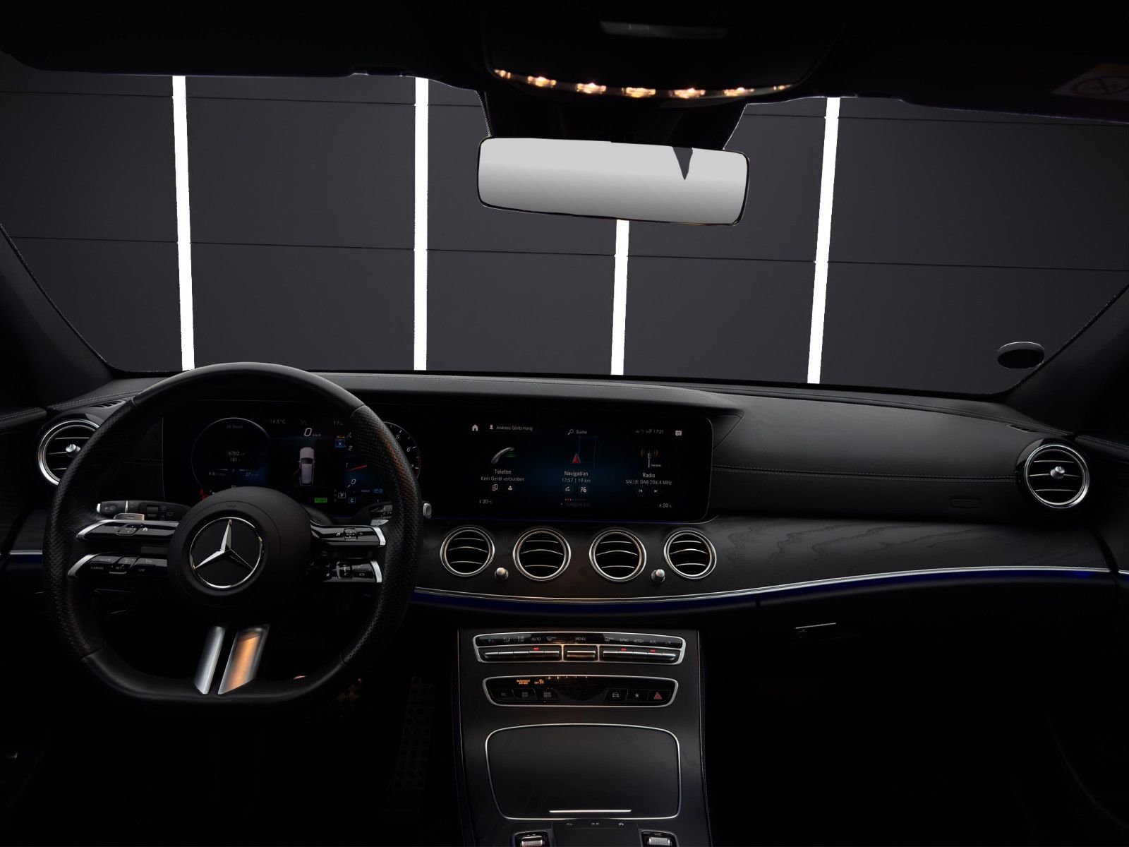 Fahrzeugabbildung Mercedes-Benz E 200 T-Modell AMG-Line*Shzg*Navi*AHK*WideSc*Cam