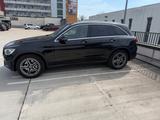 Mercedes-Benz GLC 200 4MATIC - schwarze Mercedes-Benz 200