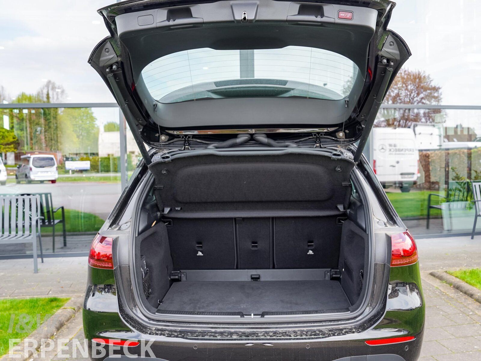 Fahrzeugabbildung Mercedes-Benz B 200 Progressive Kamera LED EasyPack Heckklappe
