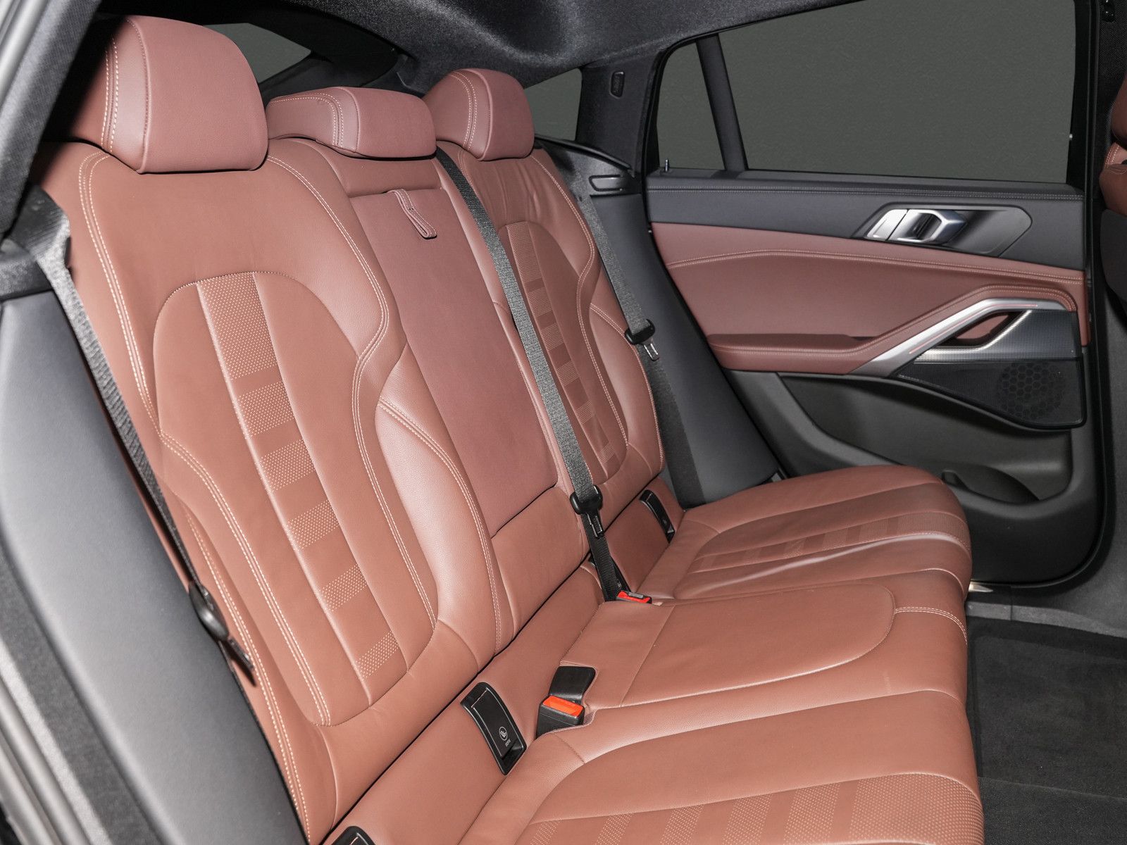 Fahrzeugabbildung BMW X6 M-Sport - 21"Y-M|LiveCockpitPro|Vernasca|360°