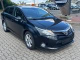 Toyota Avensis Kombi 1.8*AHK*Navi*Kamera* - Toyota Avensis Gebrauchtwagen in Hamburg