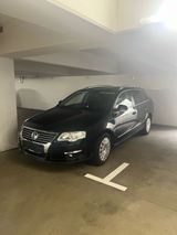 Volkswagen VW Passat Schwarz mit guter Ausstattung - Volkswagen Passat: Kombi, Ausstattung