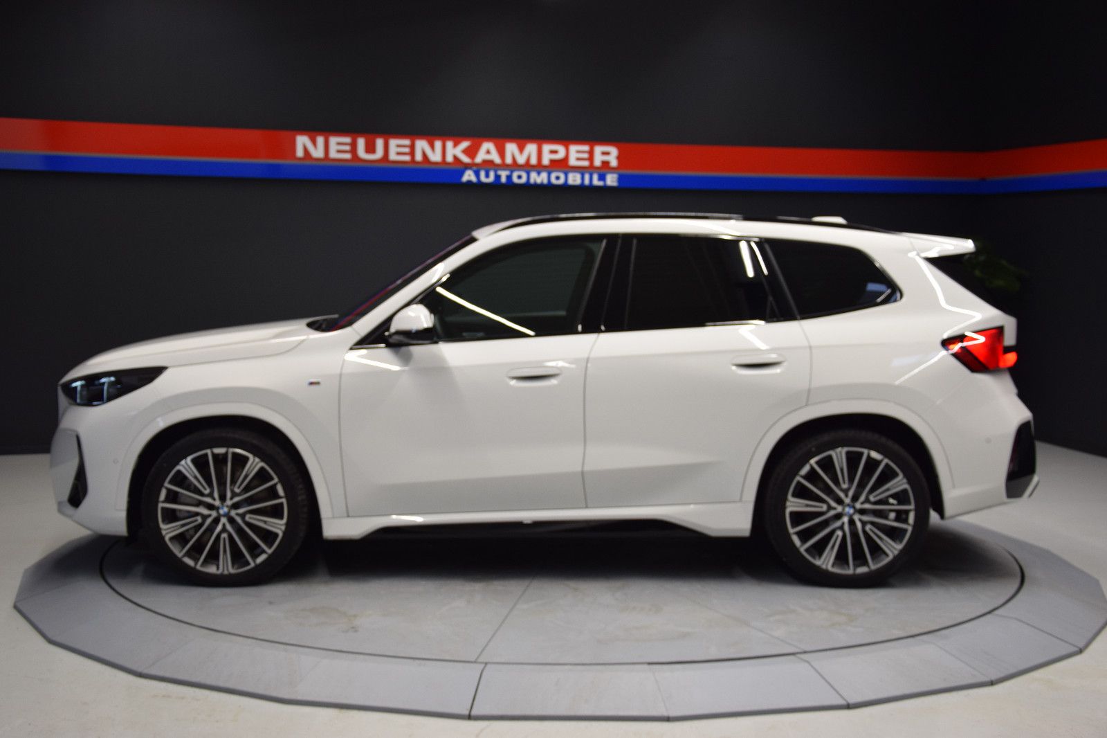Fahrzeugabbildung BMW X1 23d xDrive M Sport Pro HuD AHK 360°NP:71.870€