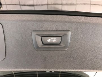 BMW Active Tourer 225xe KLIMA LED NAV PDC SHZ TEMP