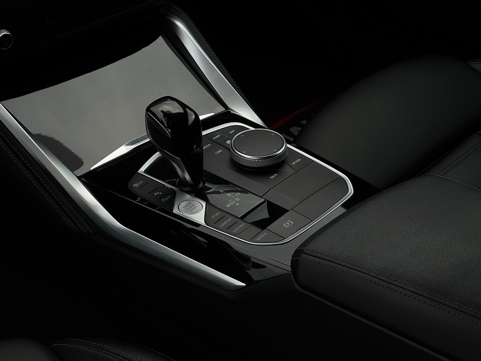 Fahrzeugabbildung BMW 420i G22 Coupé M Sport Leder Memory Kamera ACC