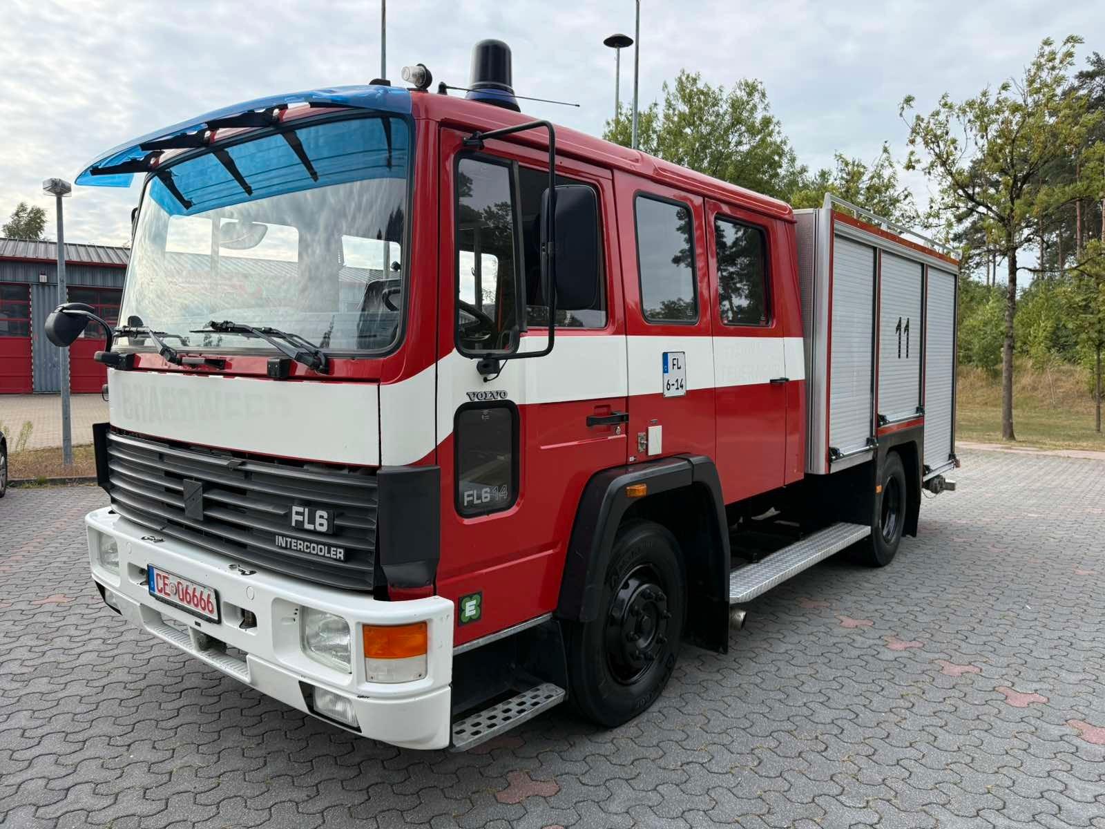 Volvo FL614 Feuerwehrauto 4X2