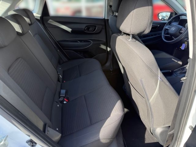 Fahrzeugabbildung Hyundai i20 Essential 1.0 T-GDI +CARPLAY+TEMPOMAT+SHZ+RF