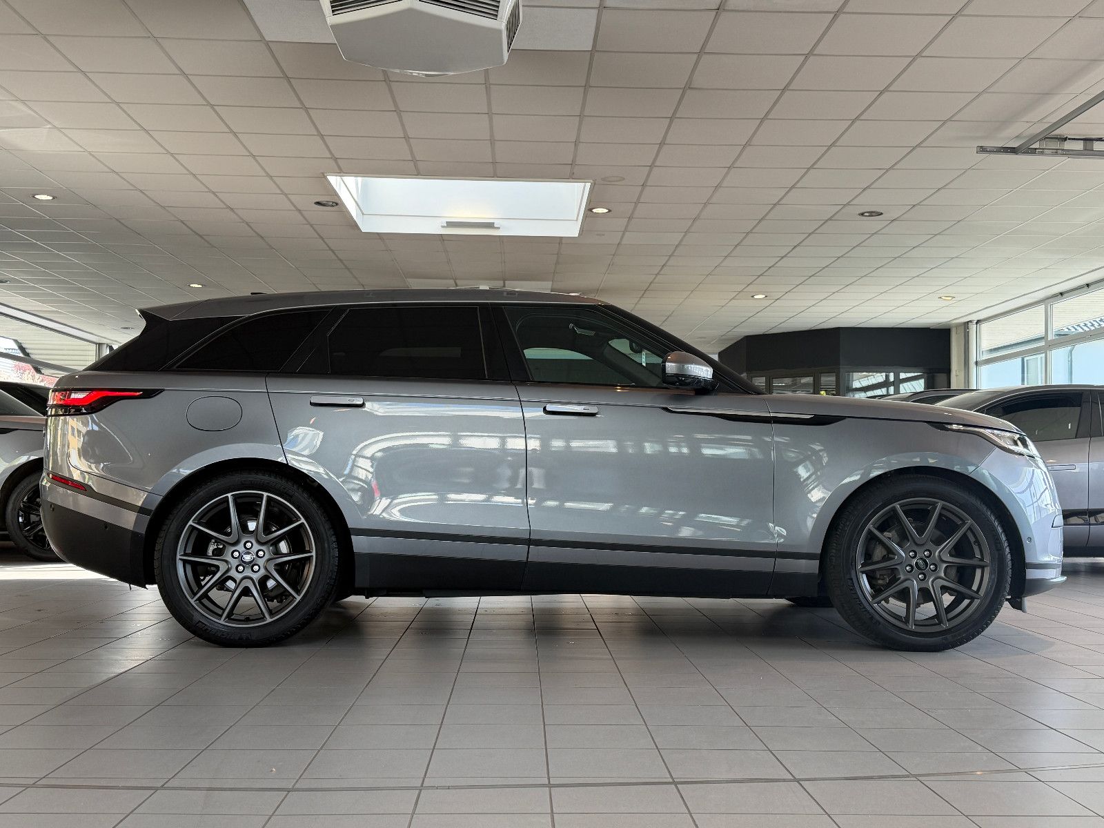 Fahrzeugabbildung Land Rover Range Rover Velar/360*KAM/LED/APPLE/LEDER/