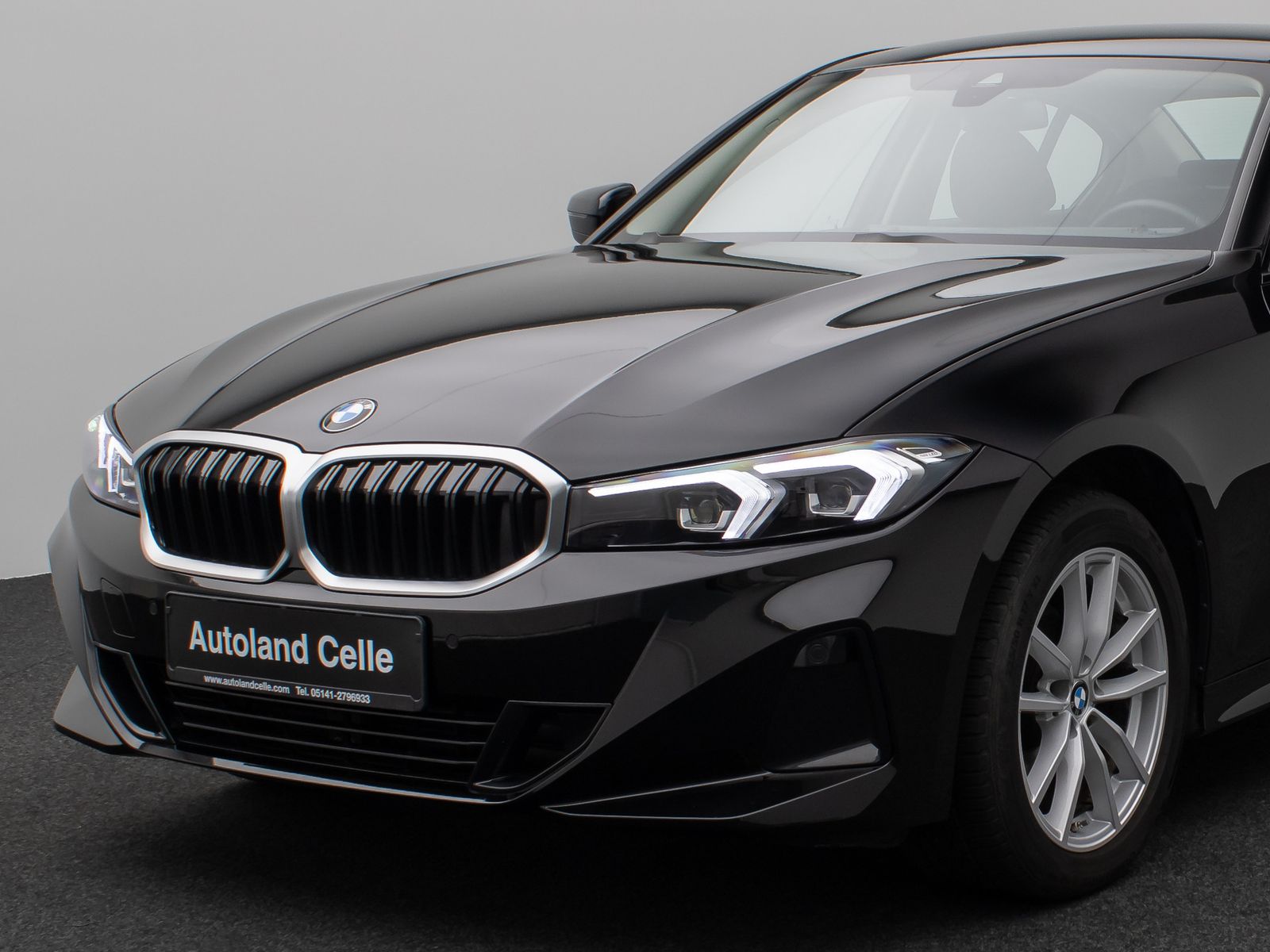 Fahrzeugabbildung BMW 318i DAB PDC Widscreen Geschwindigkeitsreg LED