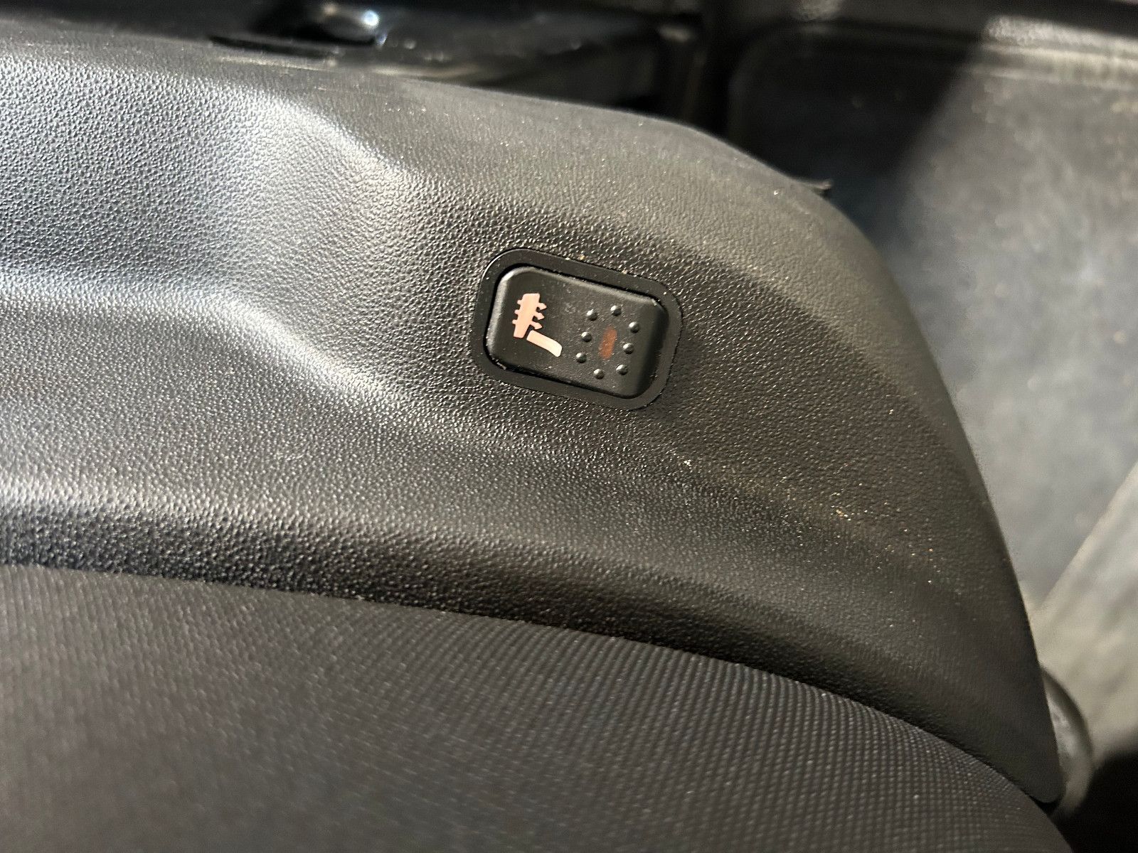 Fahrzeugabbildung Fiat Fiorino SX Kombi/RADIO/4-SITZ/SHZ/SCHIEBETÜR L+R