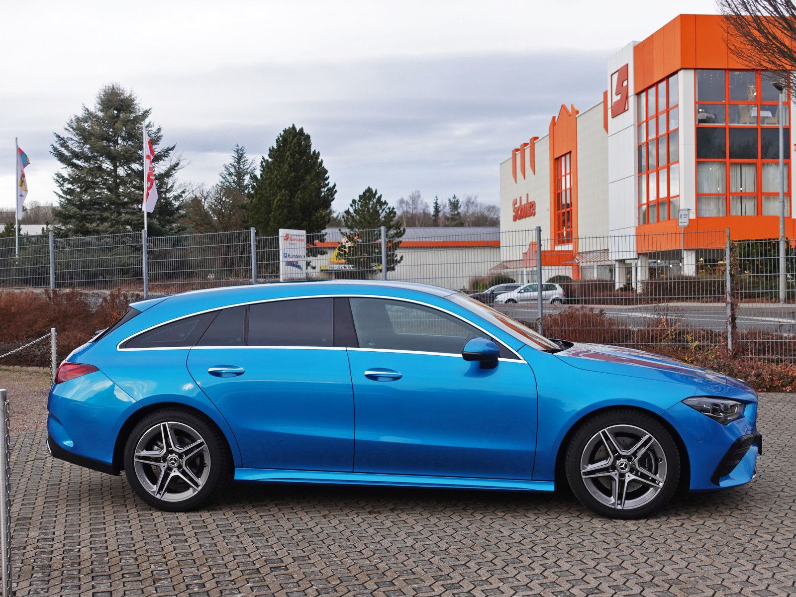 Fahrzeugabbildung Mercedes-Benz CLA 200 Shooting Brake 7GDCT AMG-Line MBUX MBEAM