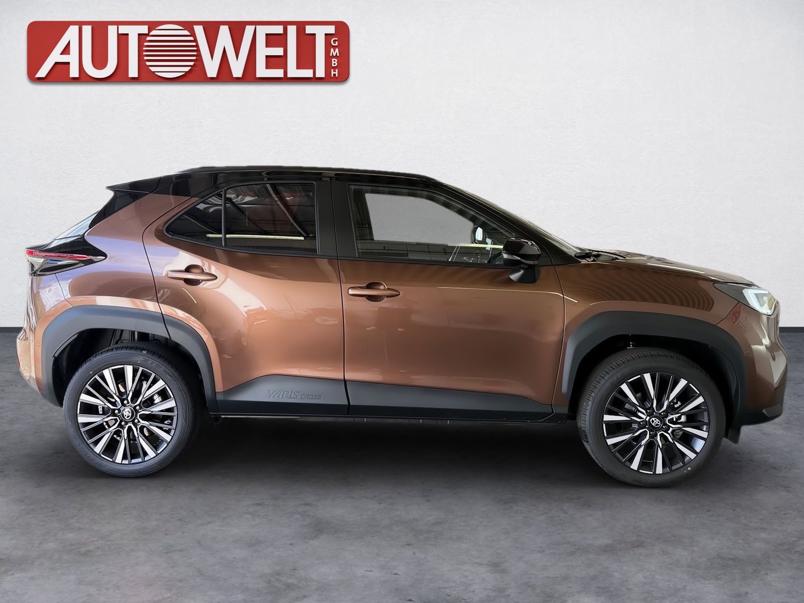 Fahrzeugabbildung Toyota Yaris Cross Lounge 1.5-l-Hybrid LED,Navi,elHeckk