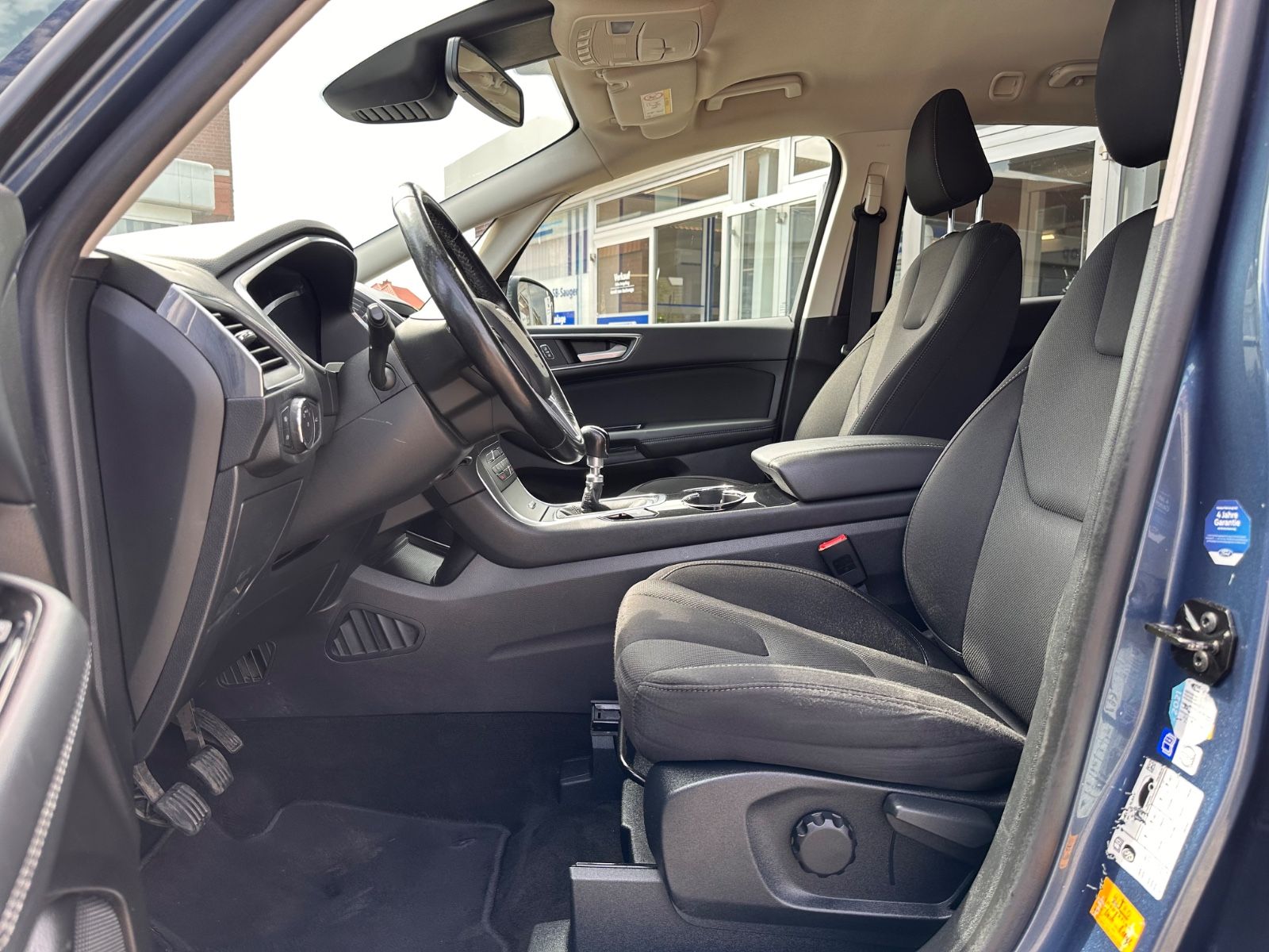 Fahrzeugabbildung Ford S-Max 1.5 EB Titanium 7-Sitz/LED/KeyFree/RFK/PDC