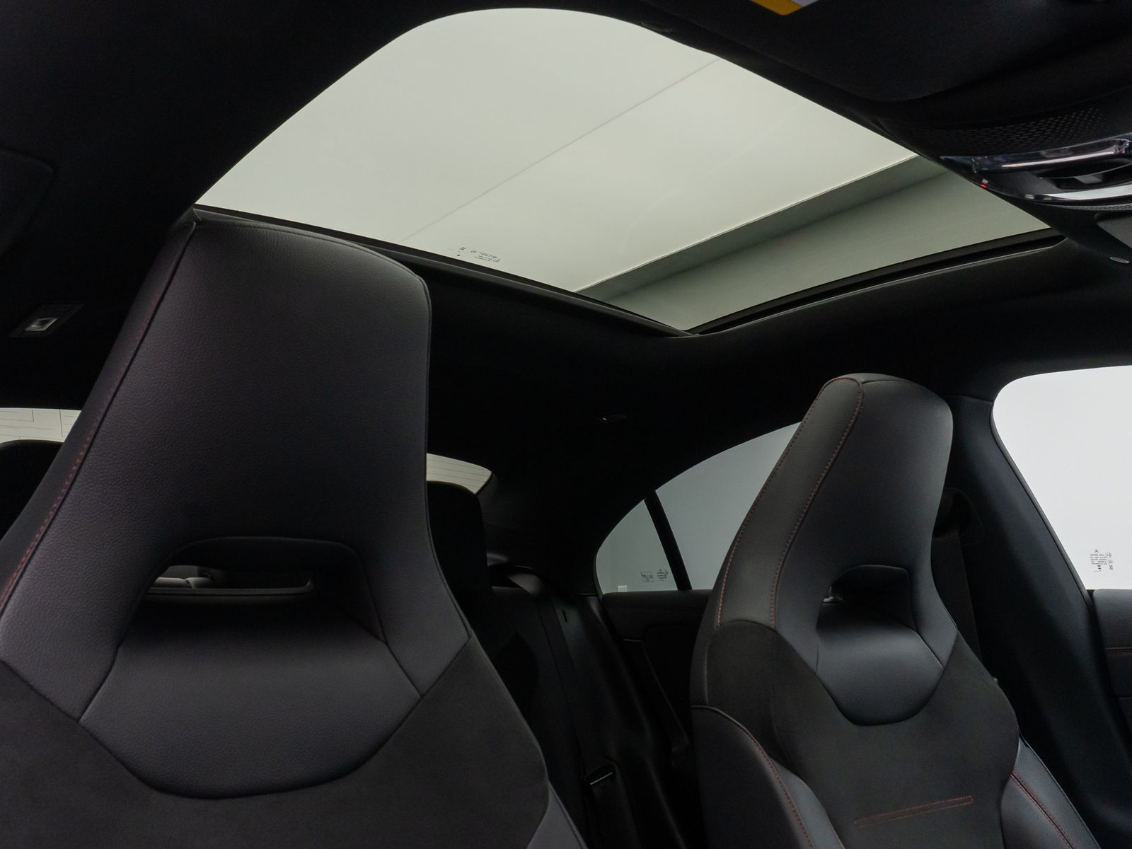Fahrzeugabbildung Mercedes-Benz CLA 200d AMG Line Panorama 360°Lenkrhzg Komfort