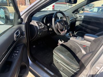 Jeep Grand Cherokee - 8