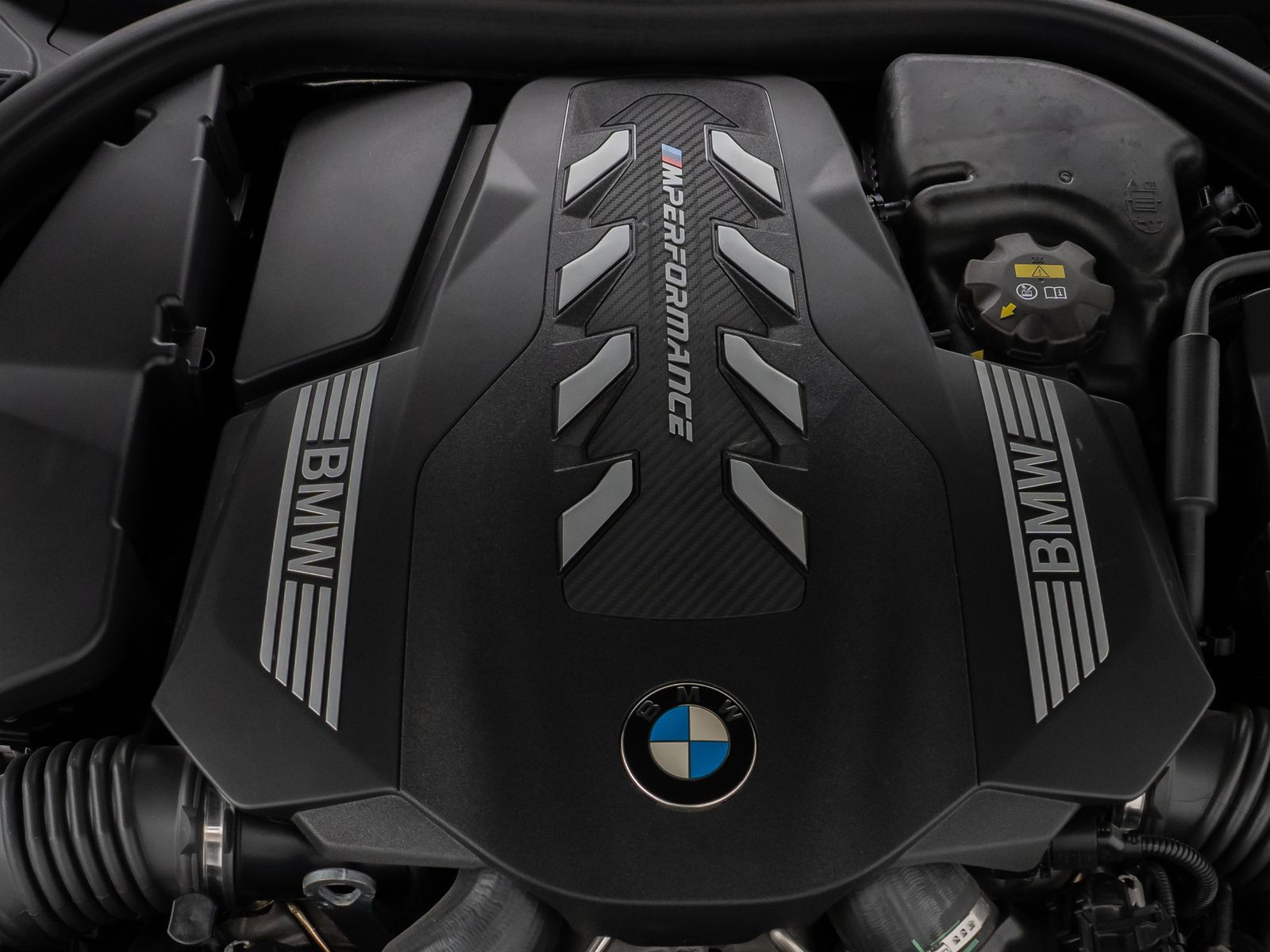 Fahrzeugabbildung BMW M850i xD Kamera HUD DAB H/K ACC SoftCl DisplKey