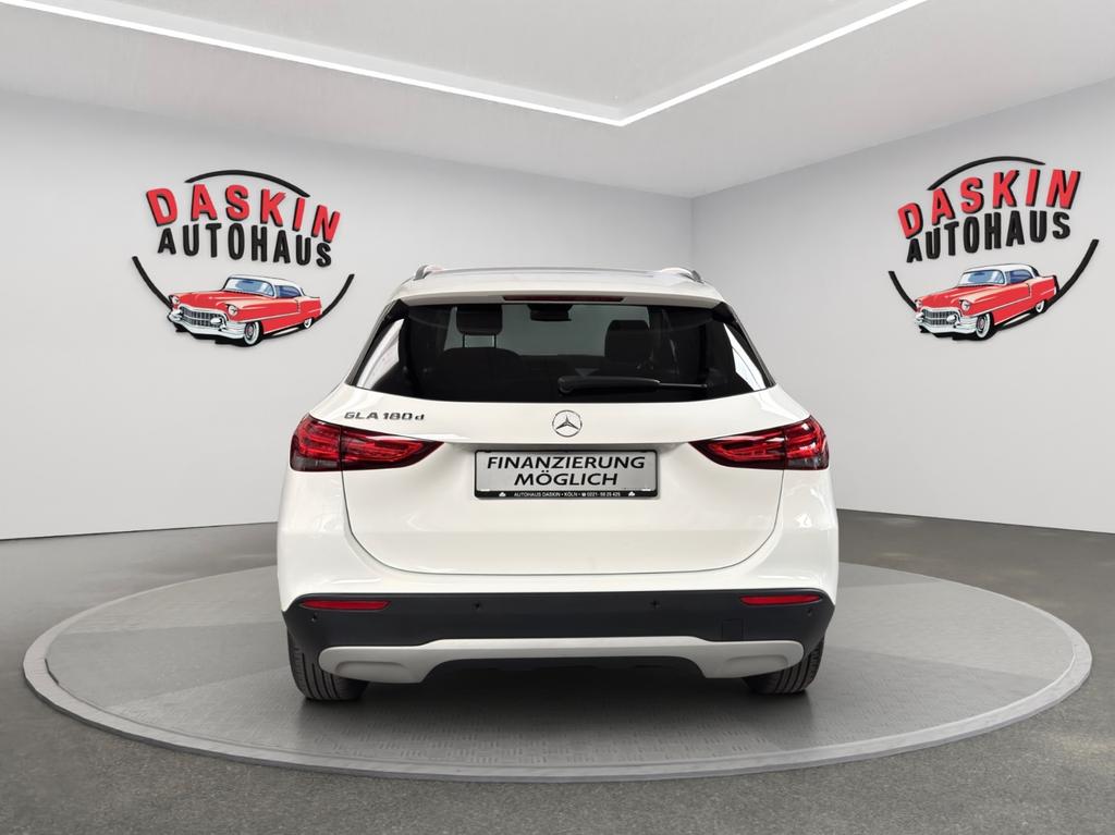 Mercedes-Benz GLA 180