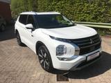 Mitsubishi Outlander 2.4 PHEV 4WD Top - Mitsubishi Outlander mit Hybrid-Antrieb: mit Klimaautomatik