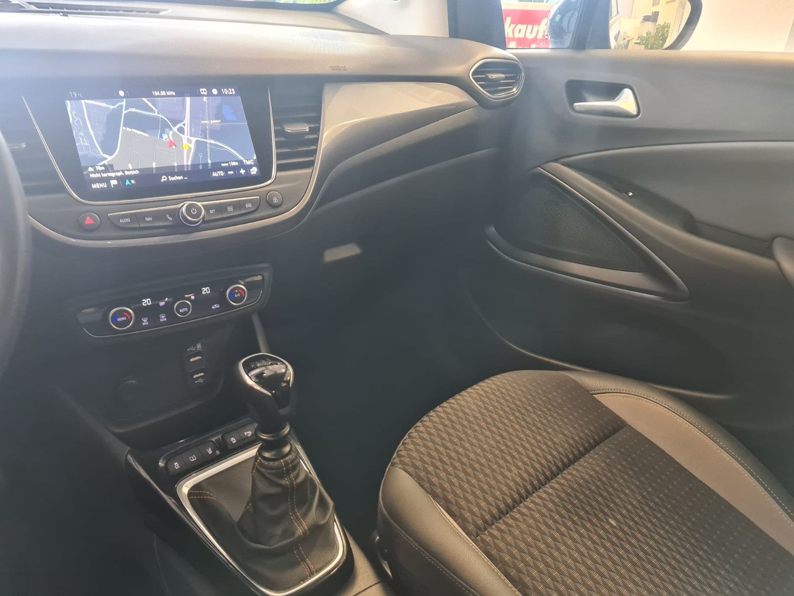 Fahrzeugabbildung Opel Crossland (X)1.2 DI Turbo /KLIMA / NAVI / KAMERA