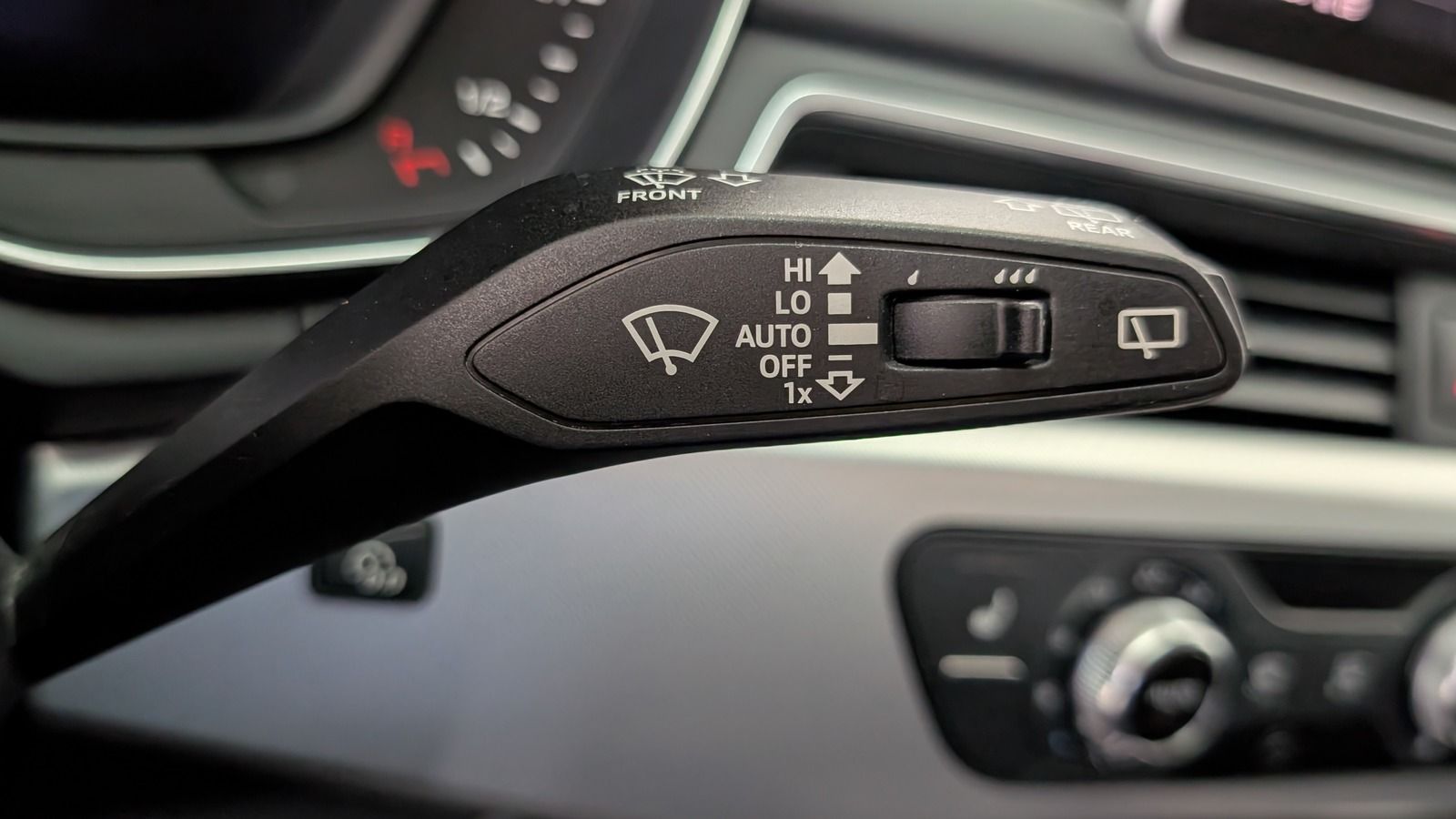 Fahrzeugabbildung Audi A4 Avant 35 TDI sport S-tronic LED * Navi