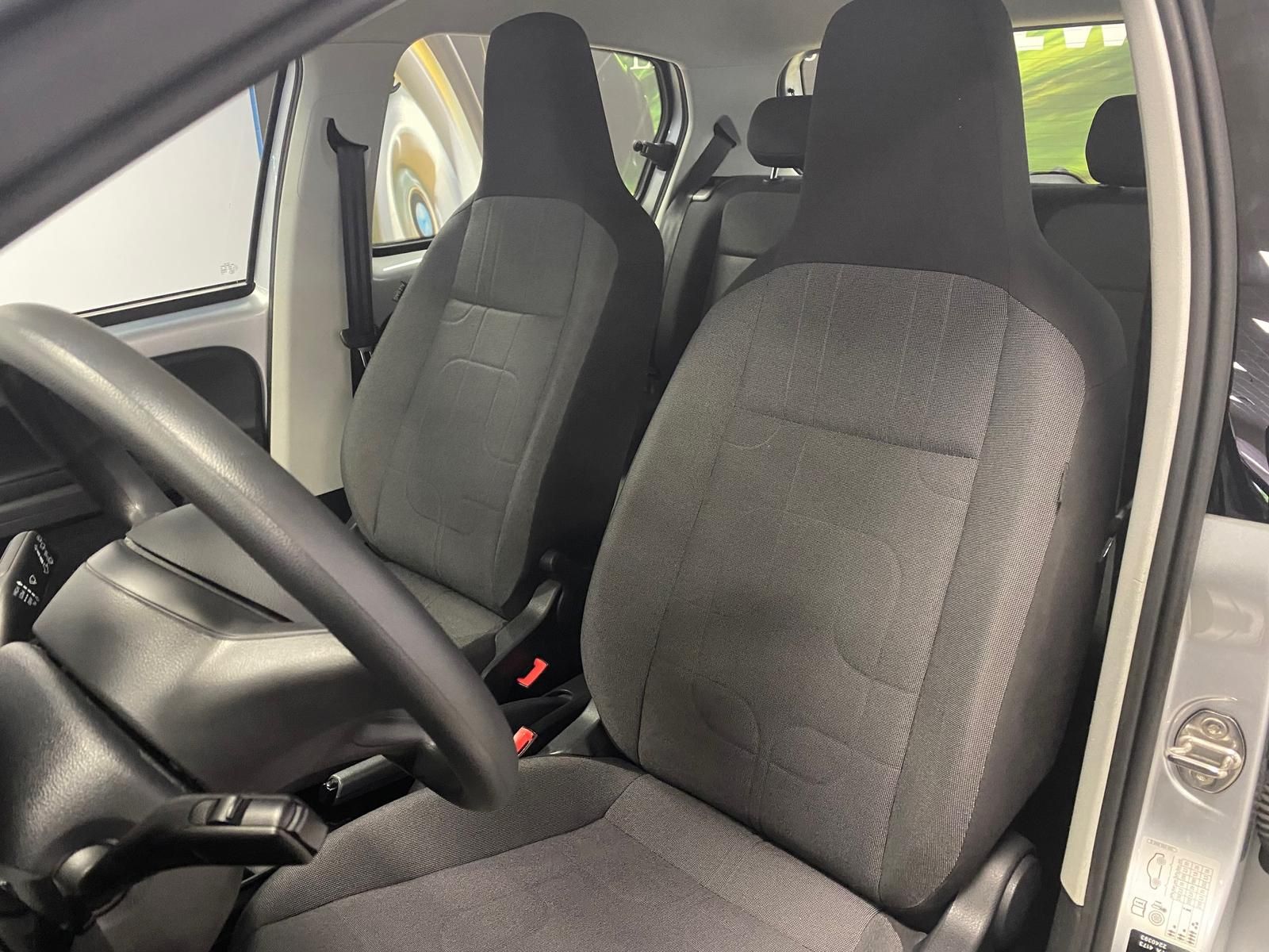 Fahrzeugabbildung Volkswagen up! move up! KLIMA+PDC+SITZHEIZ+Metallic+Allwett
