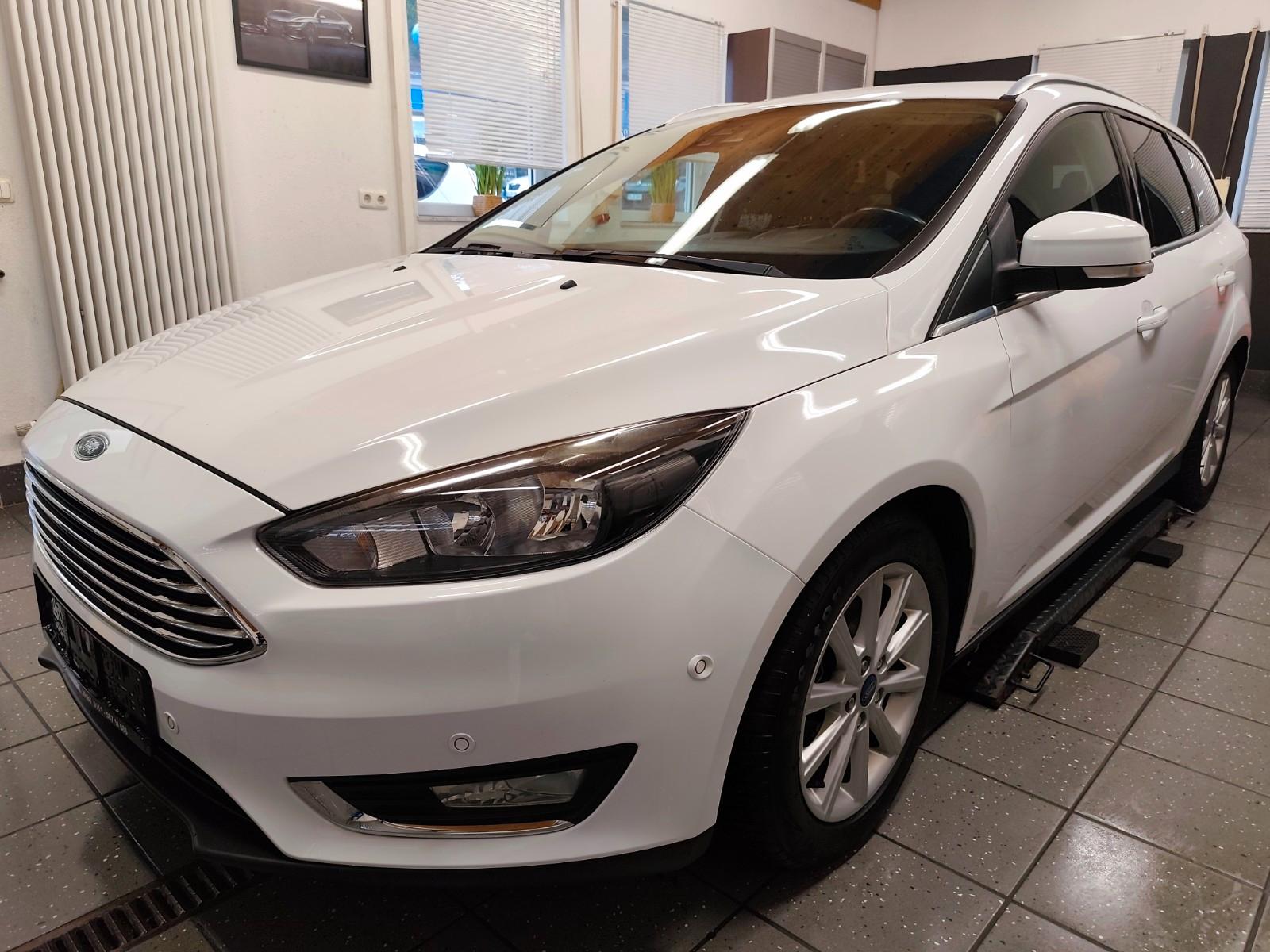 Ford Focus Turnier Titanium*TÜV NEU*GARANTIE*AHK*TOP*