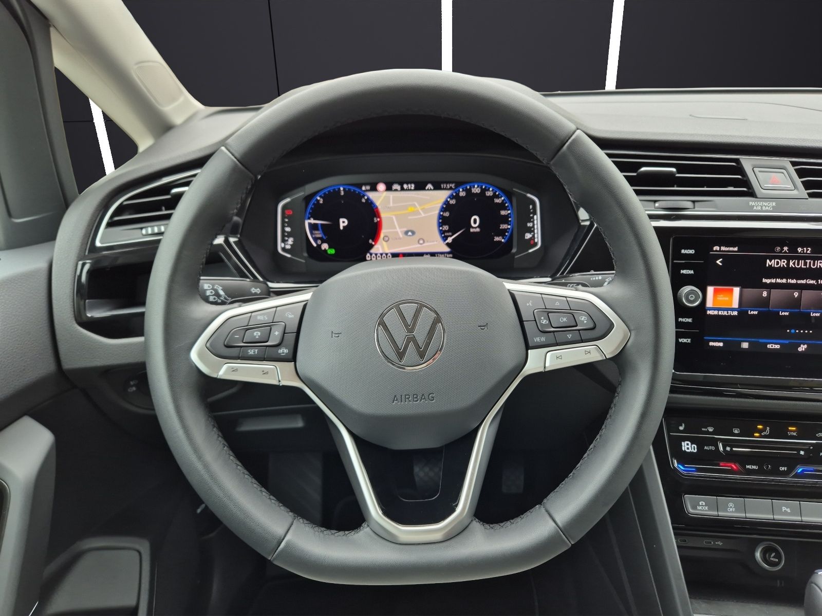Fahrzeugabbildung Volkswagen Touran TDI Highline DSG 7-Si LED AHK Navi AID AC